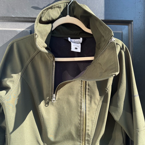 Women’s Columbia Trench Coat - Picture 3 of 13